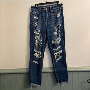 AMERICAN Eagle distressed stretch mom jean size 10 regular‎